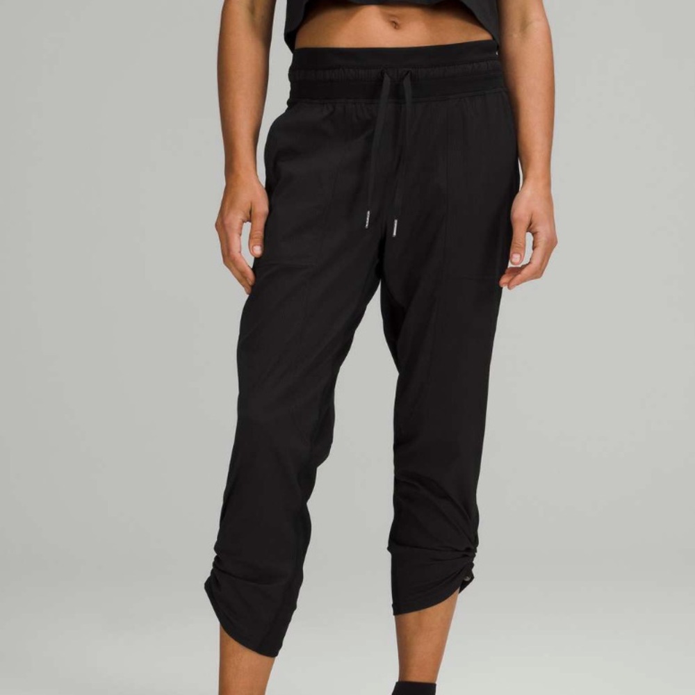 Lululemon Dance Studio Size 4 Mid-Rise 25"